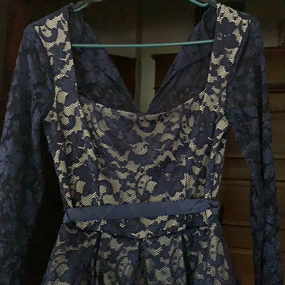 Event dress - Picture 2 of 4